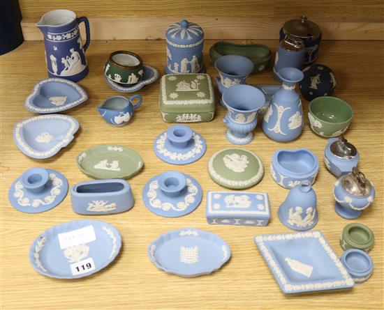 A quantity of Wedgwood jasperware